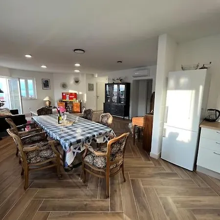 Apartman Ani Апартаменты Супетар