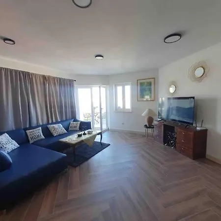 Apartman Ani *