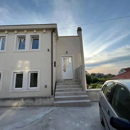 Apartman Ani Апартаменты Супетар