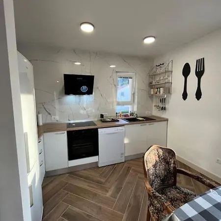 Apartman Ani * Супетар
